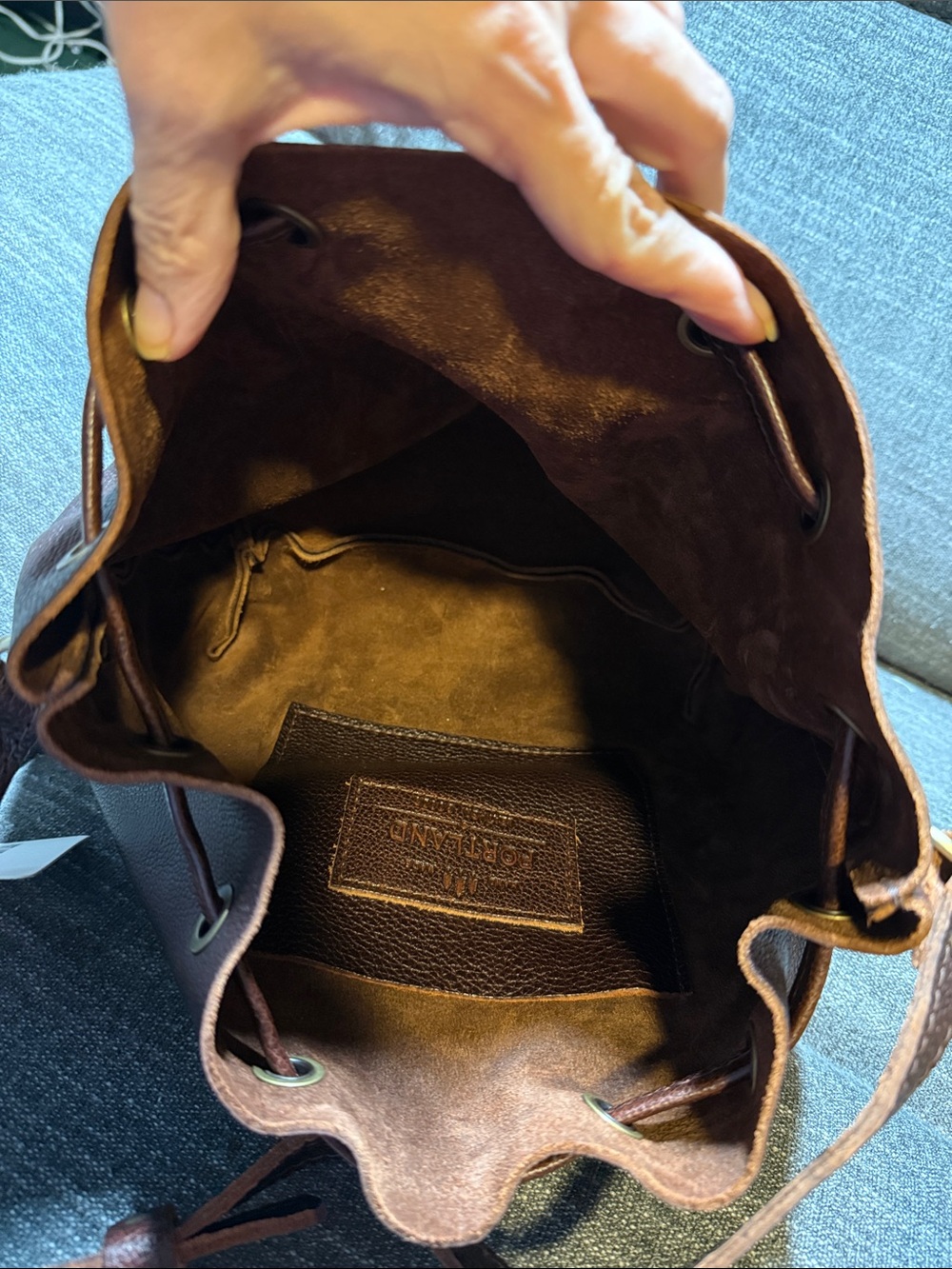 Portland Leather Large Drawstring Bucket Bag In Coldbrew - Picture 6 of 8